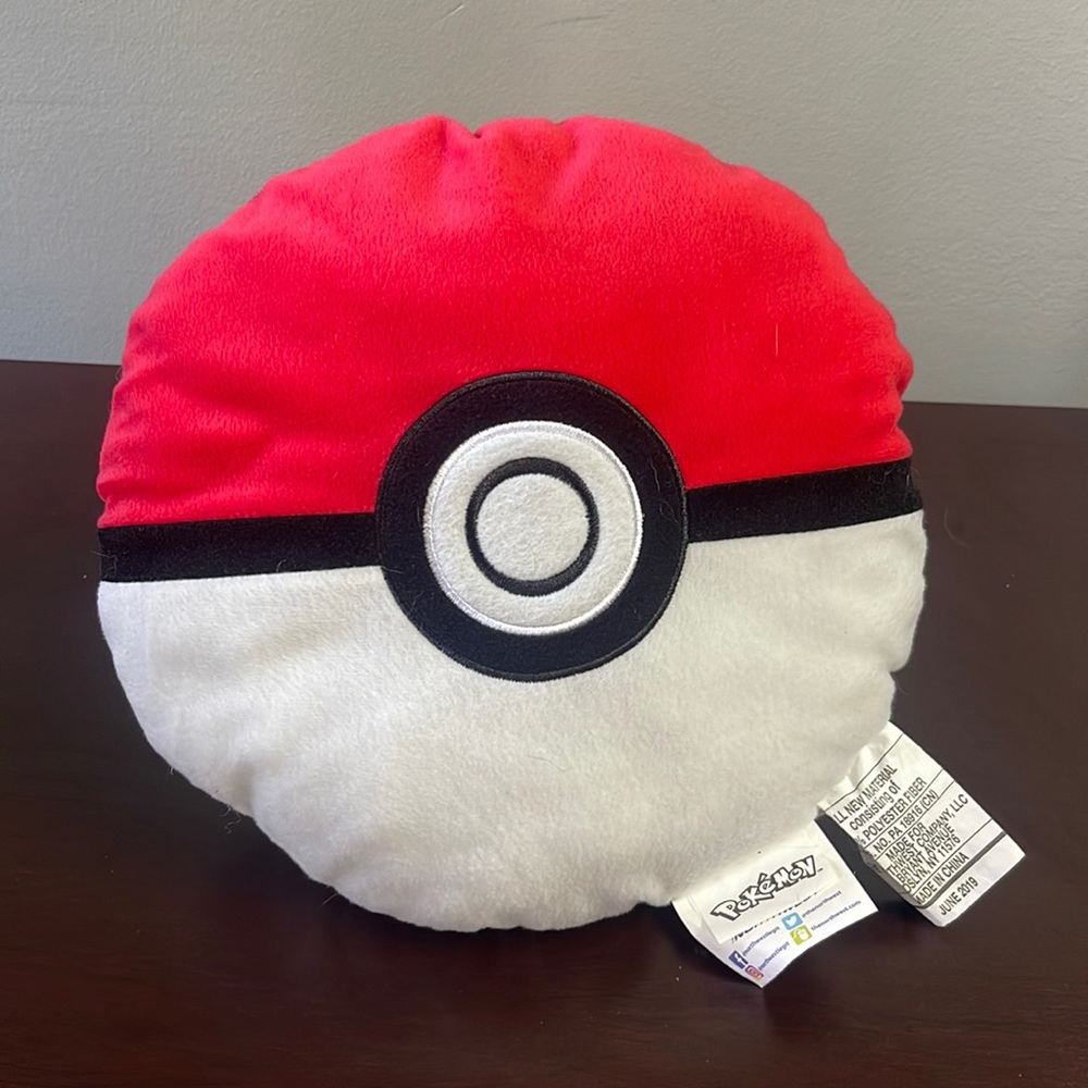 Pokémon Pokeball Pillow